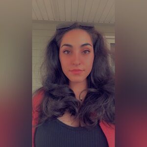 Meet your Posher, Hollie